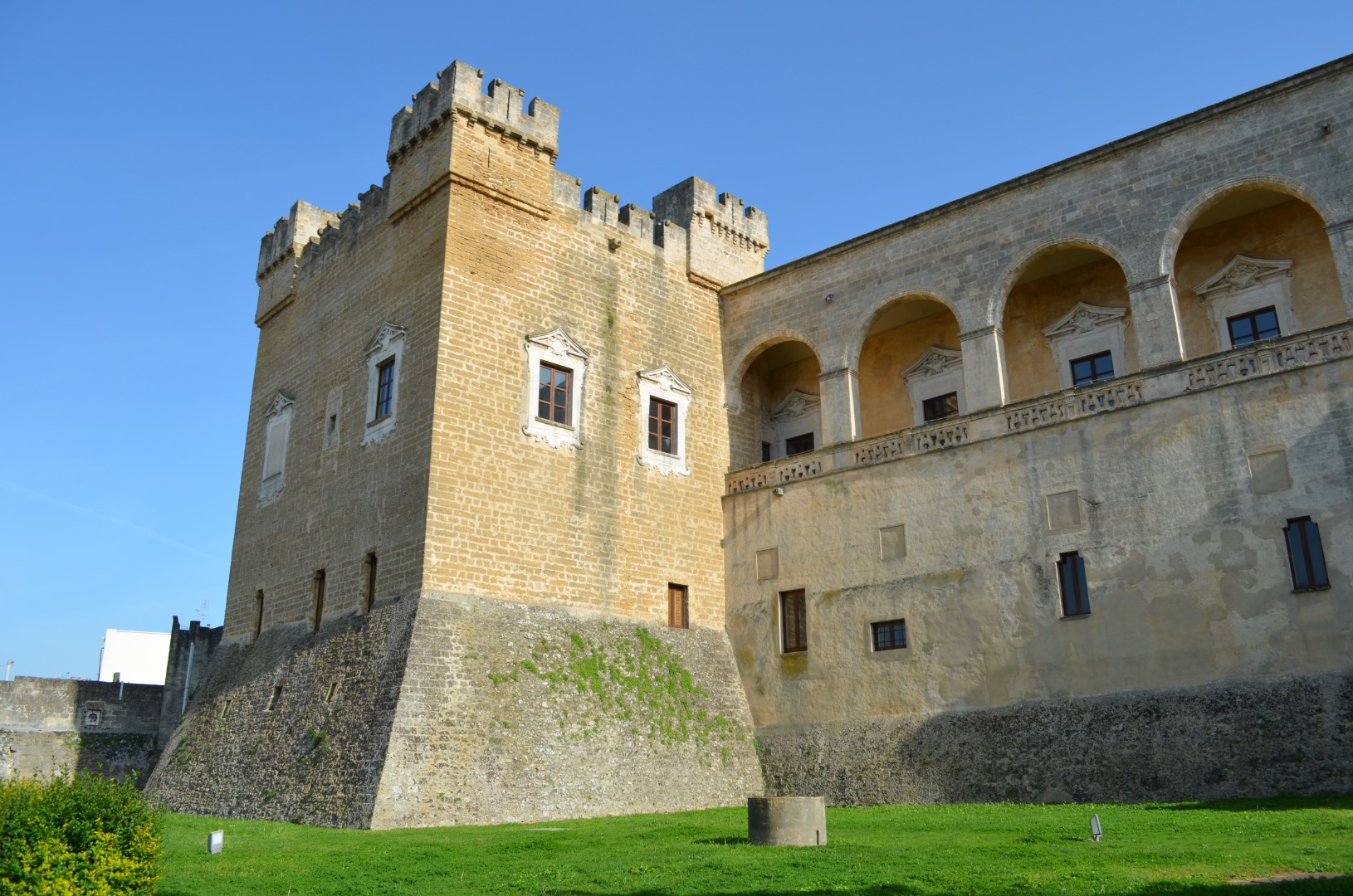 Facciata esterna del Castello
